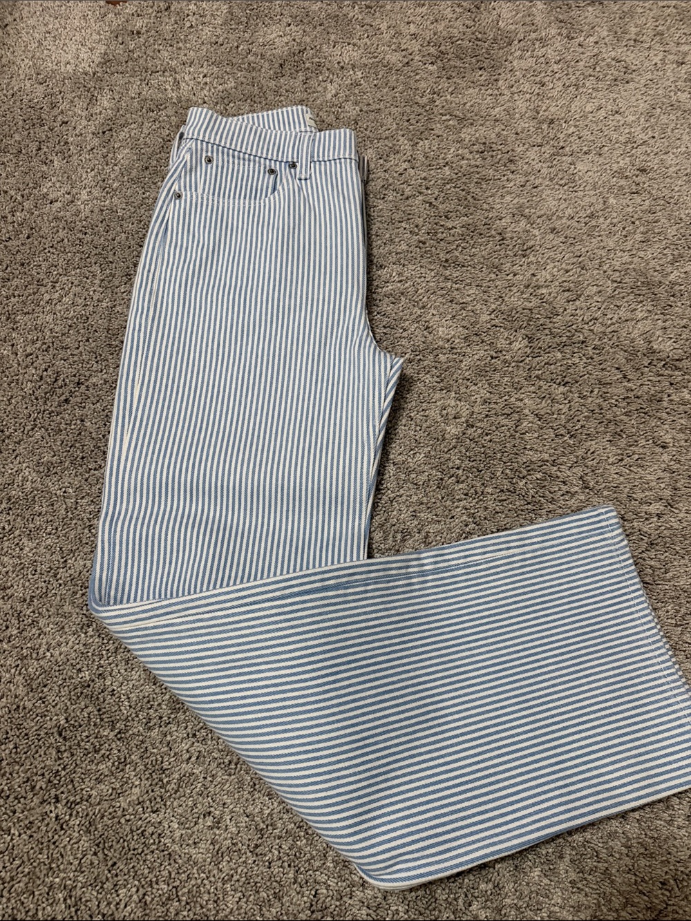 NWOT Abercrombie & Fitch 90s relaxed Jeans, high rise, blue & white stripe - Picture 9 of 9